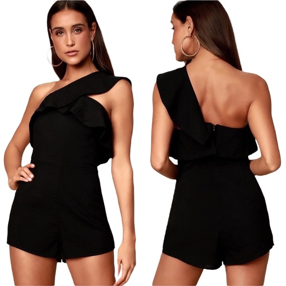 Lulus Pants - NWT Lulu’s Butterfly Effect One Shoulder Black Romper - M
